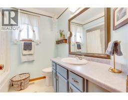 18 AZAR AVENUE - 22