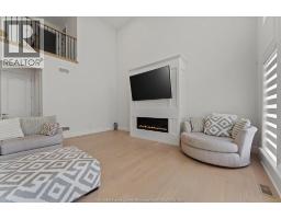 570 ORCHARD CRESCENT - 16