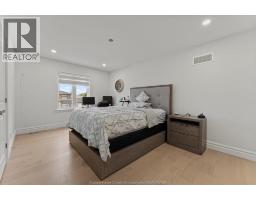 570 ORCHARD CRESCENT - 29