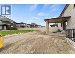 570 ORCHARD CRESCENT - 34