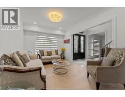 570 ORCHARD CRESCENT - 4