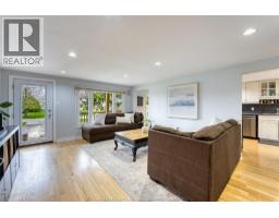 374 LAKEWOOD DRIVE - 10