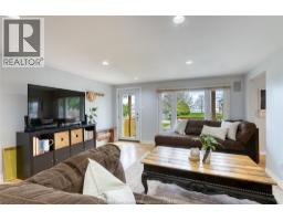 374 LAKEWOOD DRIVE - 12