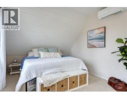 374 LAKEWOOD DRIVE - 33
