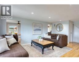 374 LAKEWOOD DRIVE - 9