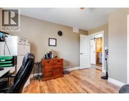 924 Driftwood CRESCENT - 12