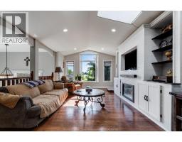 924 Driftwood CRESCENT - 9