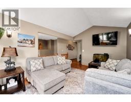 398 THORN RIDGE CRESCENT - 16