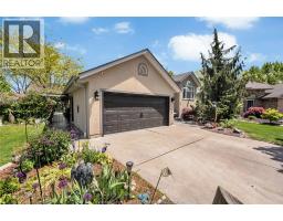 398 THORN RIDGE CRESCENT - 4