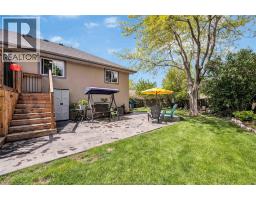 398 THORN RIDGE CRESCENT - 9