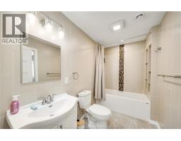 699 ALEXANDRINE STREET - 21