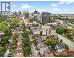 1046-1048 Pelissier - 35