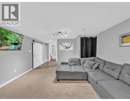 382 THORN RIDGE - 22