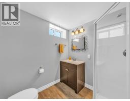 382 THORN RIDGE - 26