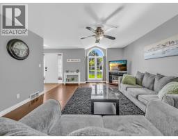 382 THORN RIDGE - 4