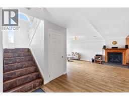 8020 Gardiner CRESCENT - 30