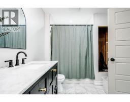 52 Robinson STREET - 17