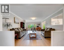 52 Robinson STREET - 2
