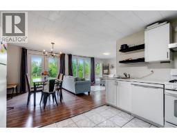 52 Robinson STREET - 23