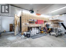 52 Robinson STREET - 32