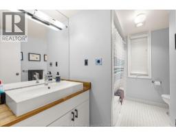 3943 RIVERSIDE DRIVE East UnitNo. 17 - 17