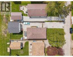 114 GLOUCESTER DRIVE - 40