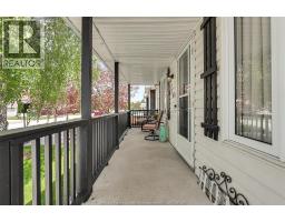 114 GLOUCESTER DRIVE - 9