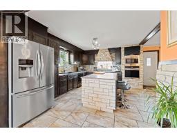 759 GLENGARRY AVENUE - 24