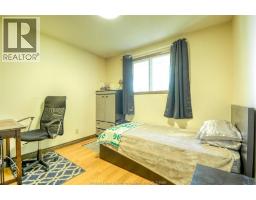 1651 COURTLAND - 12
