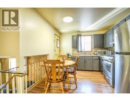 1651 COURTLAND - 13