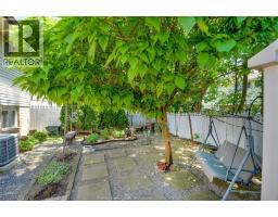 1651 COURTLAND - 26