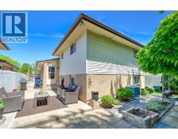 1651 COURTLAND - 27