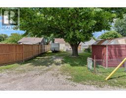 3685 QUEEN STREET - 23