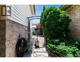 8275 Little River - 40