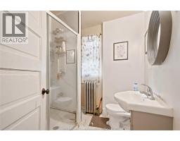 542 VICTORIA AVENUE - 11