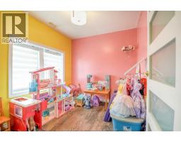 137 BEVERLY BOULEVARD - 25