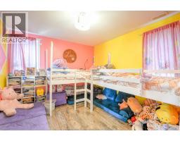 137 BEVERLY BOULEVARD - 27