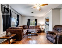 672 Talbot ROAD - 4