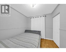 1541 FOSTER - 20