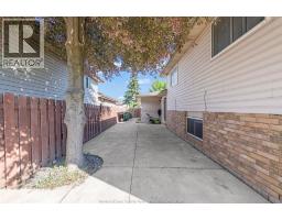 1541 FOSTER - 36