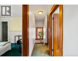 2226 Gladstone AVENUE - 24