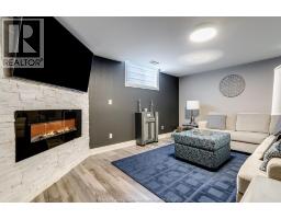 1 Woodland STREET - 33