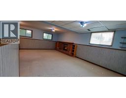 1635 COURTLAND CRESCENT - 13