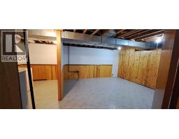 1635 COURTLAND CRESCENT - 17