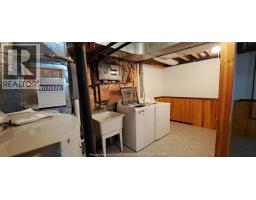1635 COURTLAND CRESCENT - 18