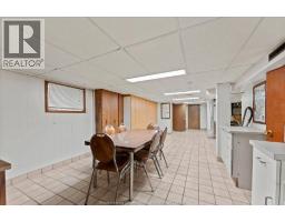 1663 ELSMERE - 24