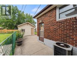 1663 ELSMERE - 32
