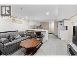 1361 ALBERT - 28