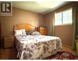 1566 CURRY AVENUE - 10