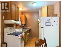 1566 CURRY AVENUE - 8